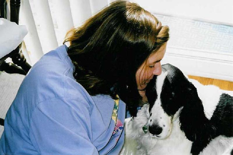 Marla gives Daisy a loving smooch. Now Puck is really jealous!