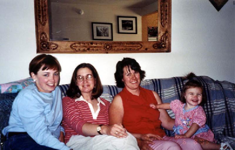 Marla enjoys a visit from Keelie Gaddis, a high school friend who travelled all the way from Louisiana for a visit, and Tiffany Van Vanderschaaff, another friend from high school and her daughter.