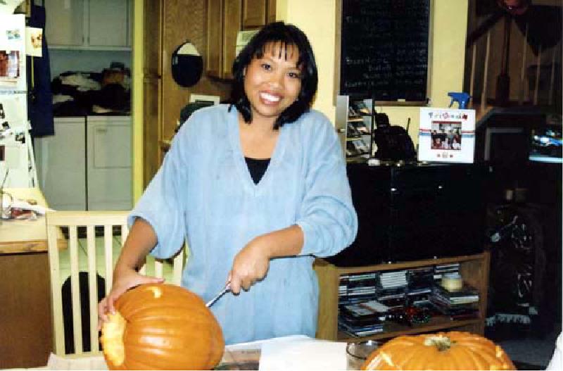 October Web Photo Gallery / Cortar la Calabaza 10/30/2003