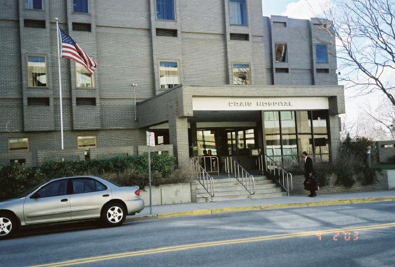 Looking back at the Craig entrance on the way home. Good-bye for now, at least as a place to live! Marla will be back each Tuesday, Wednesday, and Thursday for continuing out-patient therapy.